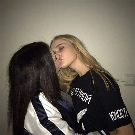 amateur lesbian teens|Lesbische Frauen Bilder und Fotos